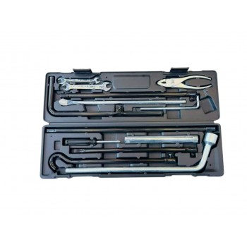 Набор инструментов в штатном месте для Toyota Land Cruiser 200