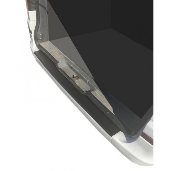 Накладка на задній бампер з загином DDU (пластик) Матова для Mercedes Viano 2004-2014 рр