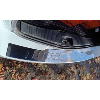 Накладка на задній бампер Carmos (нерж) для Dacia Logan MCV 2013-2020 рр Накладка на задній бампер Carmos (нерж) для Dacia Logan MCV 2013-2020 рр