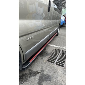 Боковые пороги Maya Red-Black (2 шт., алюминий) Длинная база для Opel Vivaro 2001-2015 гг