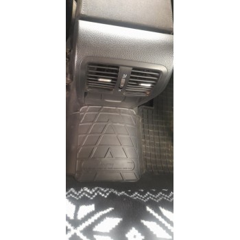 Задняя перемычка коврик (Stingray Premium) для Volkswagen Passat B6 2006-2012 гг