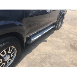 Боковые пороги Allmond Grey (2 шт., алюминий) для Toyota Hilux 2006-2015 гг