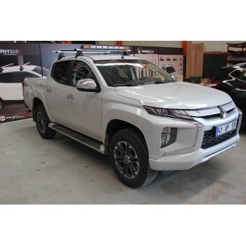 Перемычки на гладкую крышу (2 шт, Asaf V4) для Mitsubishi L200 2015-2024 гг
