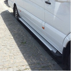 Боковые пороги Allmond Grey (2 шт., алюм.) Средняя база – задний привод для Mercedes Sprinter W907/W910 2018- гг