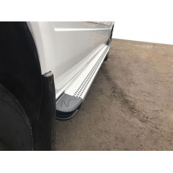 Бокові пороги Maya V2 (2 шт., алюміній) Середня база для Mercedes Sprinter W901/902/903/904/905 1995-2006 рр