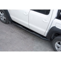 Боковые пороги Amazon Black (2 шт, черные) для Toyota Hilux 2015- гг