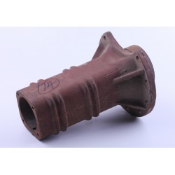 Корпус правой полуоси заднего моста Jinma 200/204/240/244